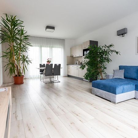 Jokai Apartman Dunafoldvar Екстер'єр фото