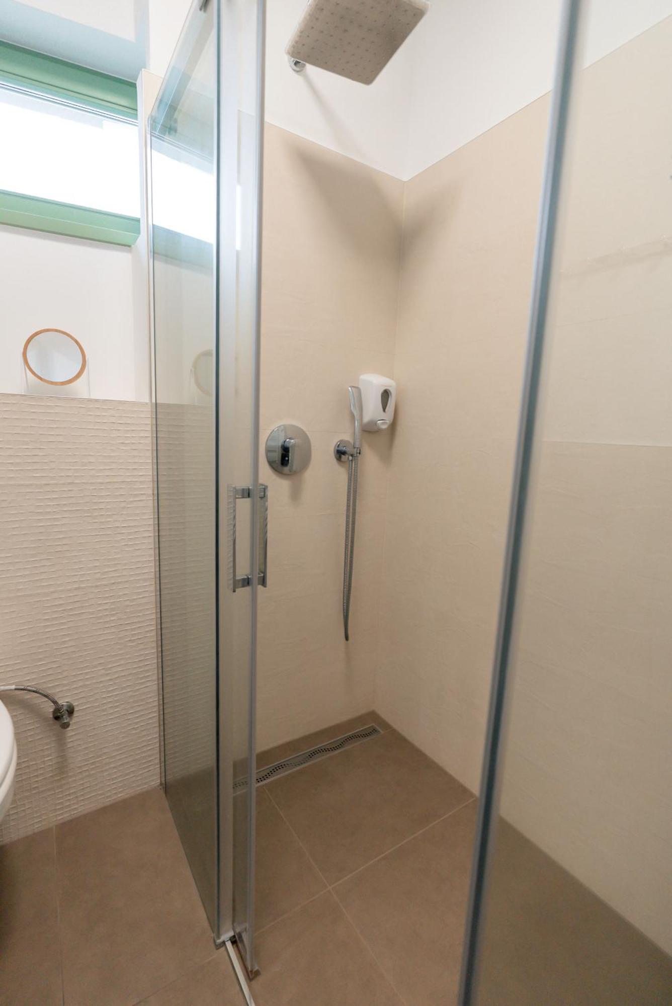 Jokai Apartman Dunafoldvar Екстер'єр фото
