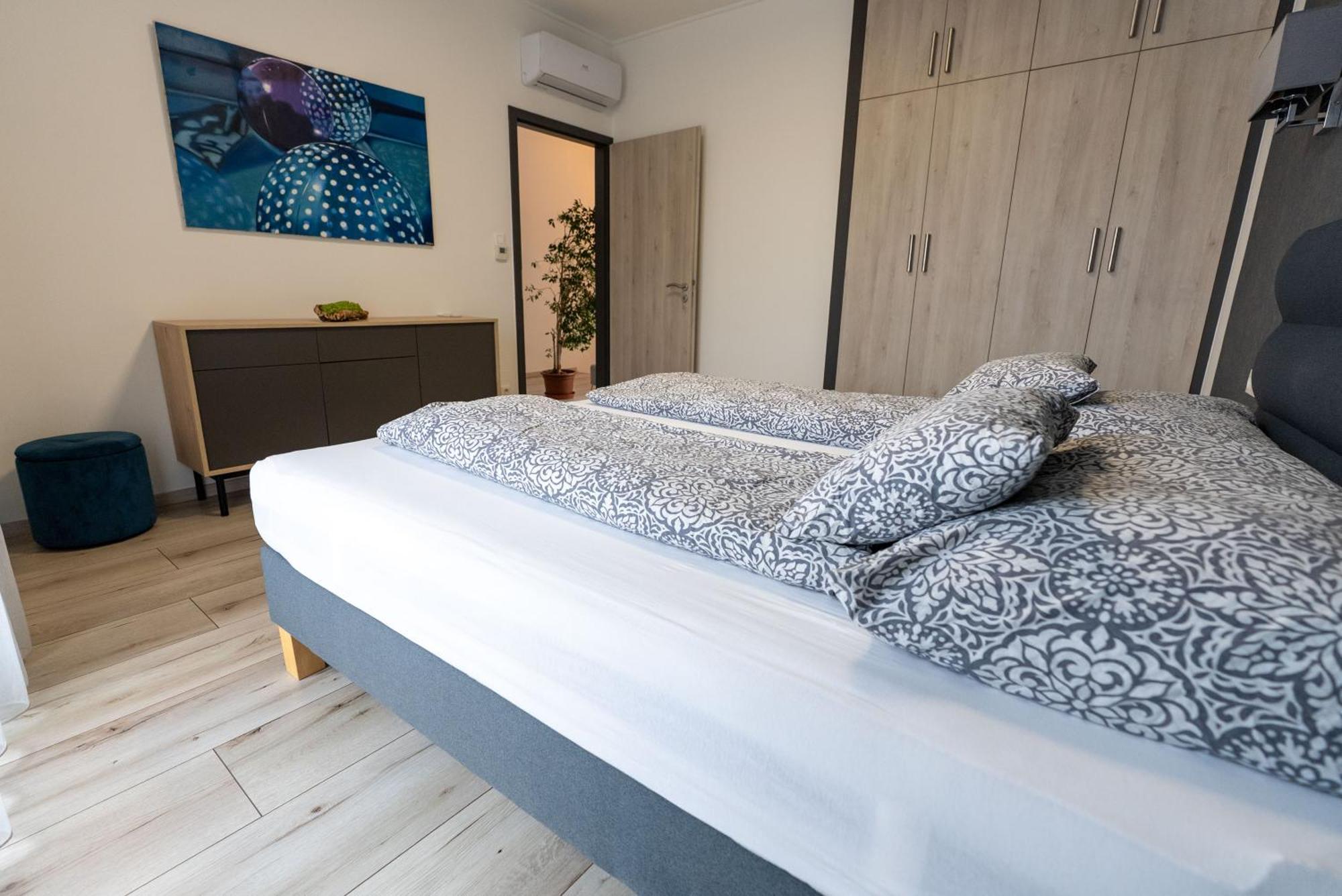 Jokai Apartman Dunafoldvar Екстер'єр фото